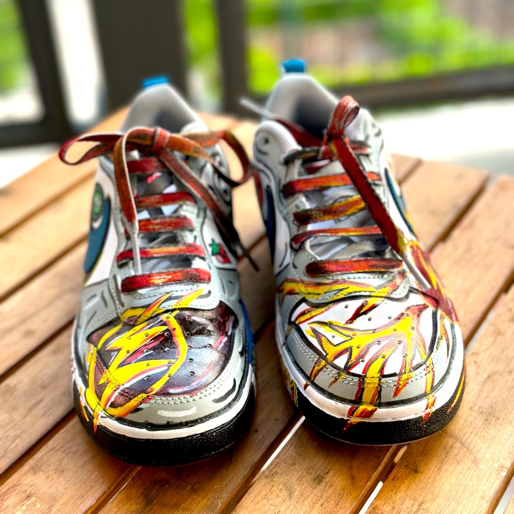 Nike sneakers youth handpainted Flash themed size US 5Y